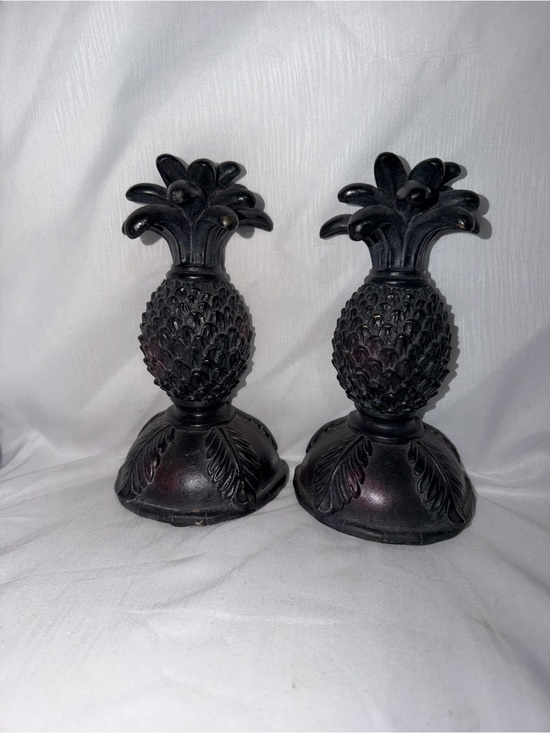 Other - Pineapple Decorative bookends